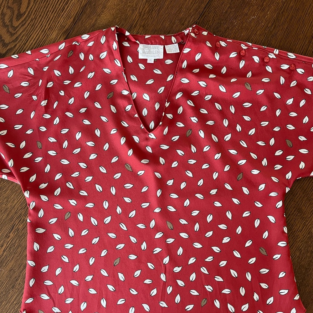 Vintage Anne Klein women’s blouse, size 8 late 80’s-early 90’s.